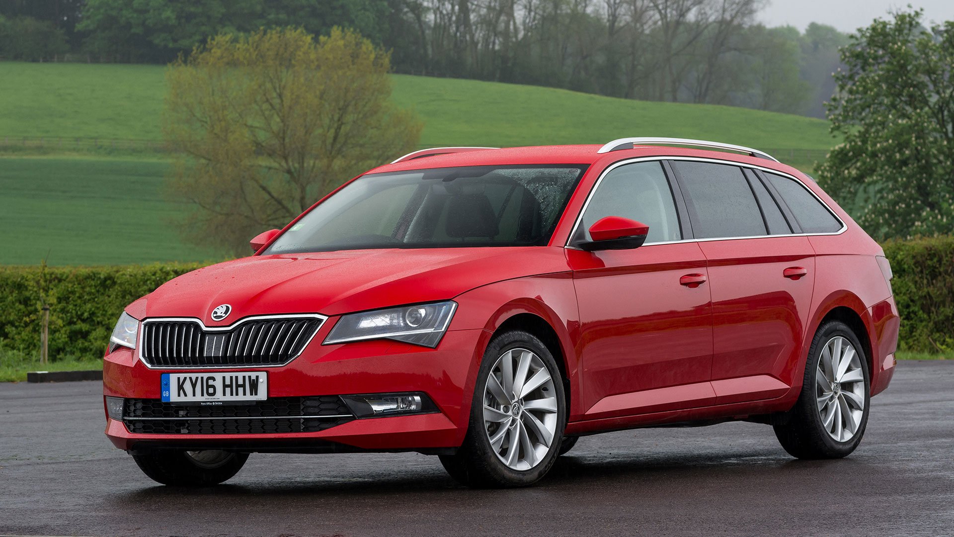 Skoda superb черная